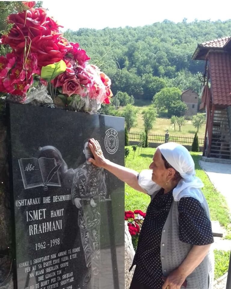 Vdes nëna e heroit kombëtar, Ismet Rrahmanit