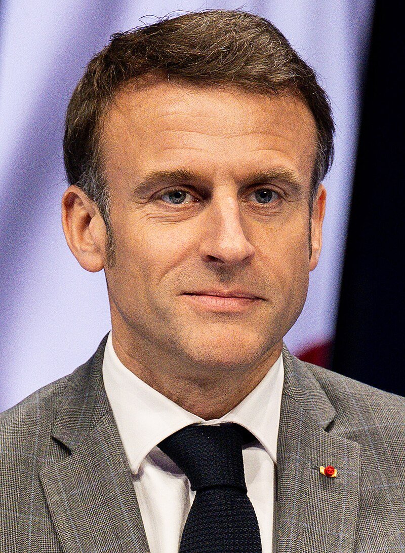 800px-Emmanuel_Macron_March_2024_(4)