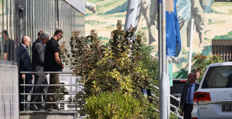 Drejtori i CIA-s takohet me Kurtin, largohet nga ndërtesa e Qeverisë