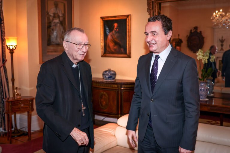 Kurti takon sekretarin e shtetit të Selisë së Shenjtë, kardinalin Pietro Parolin