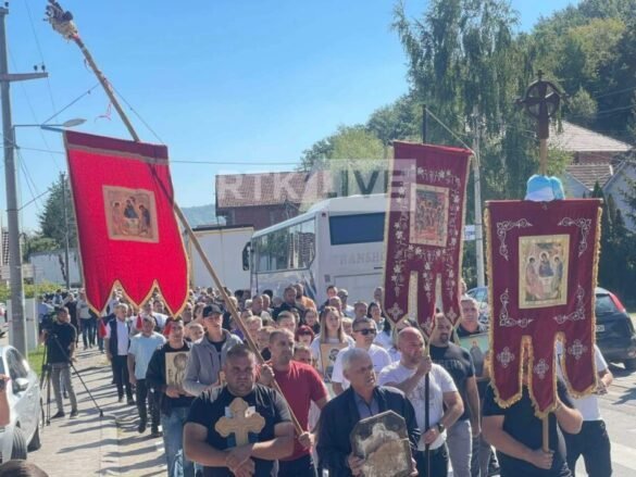 Protestojnë serbët në Zubin Potok për “dëmtimin e objekteve fetare”