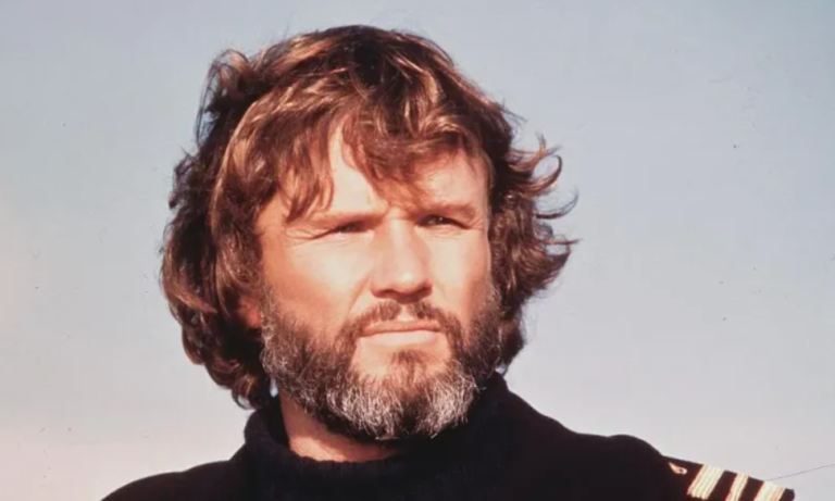 Vdes këngëtari dhe aktori, Kris Kristofferson