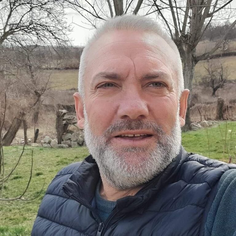 Vëllezërit Loshi Fillojnë Serialin e Ri “Edhe Malet Flasin”: Një Rrëfim i Vuajtjeve Shqiptare në Vitet 1920-30