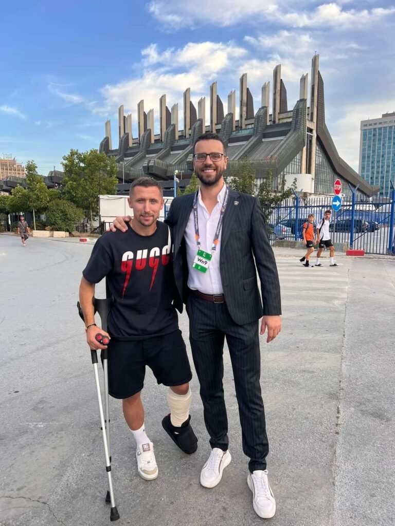 Bernard Berisha i lënduar, është këtu në përkrahje të Kosovës 🇽🇰❤️