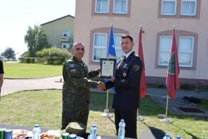 Edhe një pjesëtar i FSK-së e lë uniformën e Ushtrisë së Kosovës – ishte ndër më të përgatiturit por gjeti punë më të mirë
