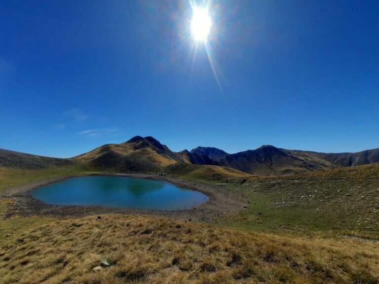 T’i ngjitesh malit të Gramozit, një befasi se si natyra e ka qëndisur relievin