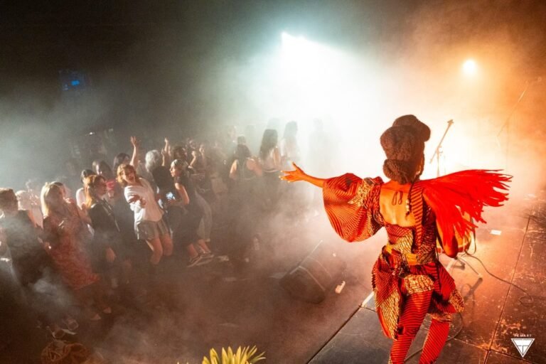 Lucia de Carvalho me ritëm, dritë dhe fuqi u bë një me publikun e “FemArt”