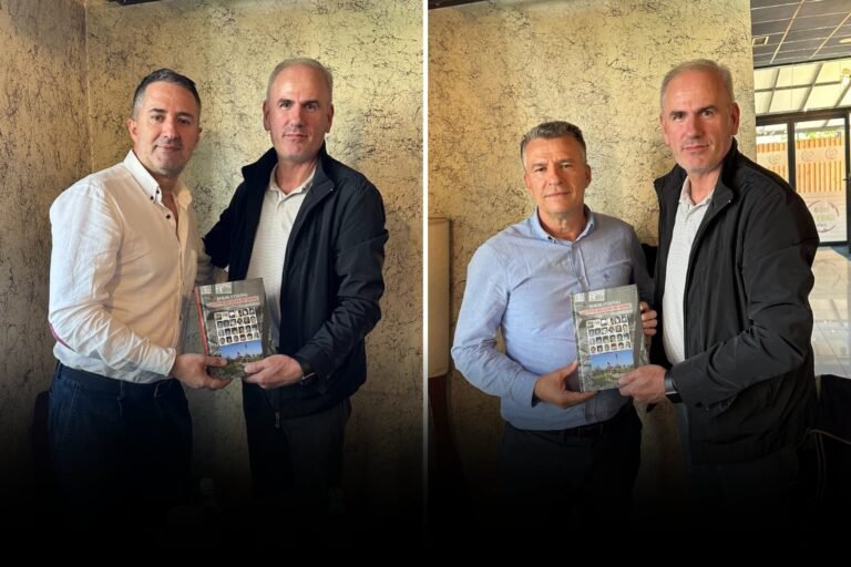 Vëllezërit Demaku pranojnë librin “Shtëpia me gjak në mure” e cila përshkruan masakrën e Poklekut