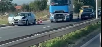 Aksident zinxhiror në rrugën Komoran-Fushë Kosovë, pamje nga vendi i ngjarjes