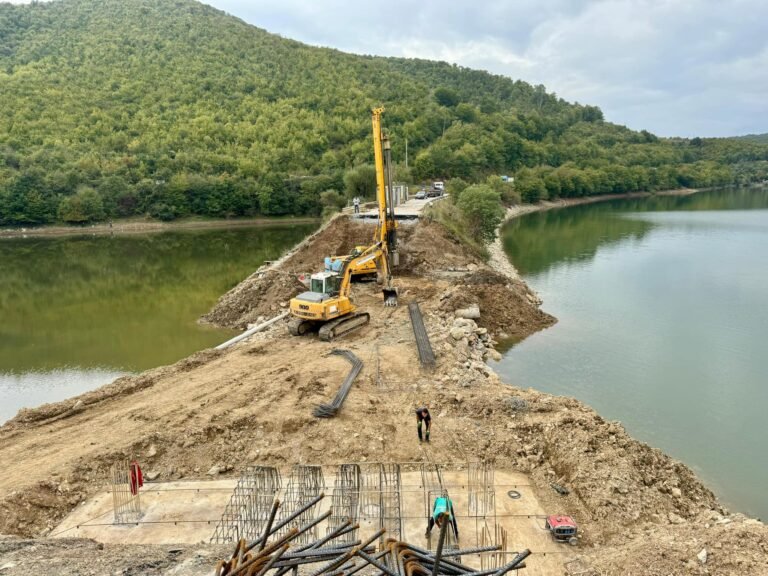 Durmishi viziton punimet në Urën e Badocit: Po punohet intensivisht që ndërtimi të përfundojë brenda afatit