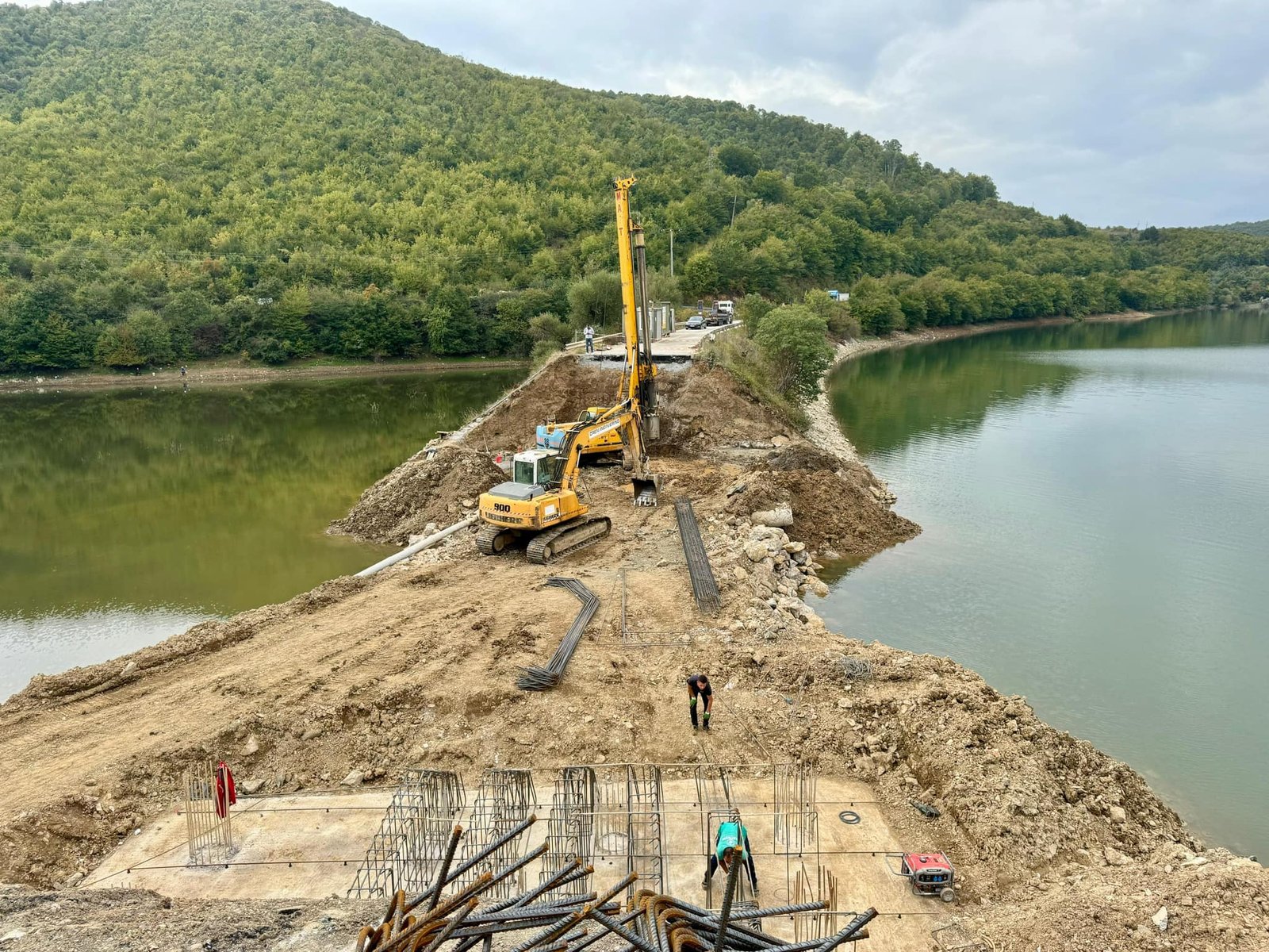 Punimet-ne-uren-e-Badfocit Durmishi viziton punimet në Urën e Badocit: Po punohet intensivisht që ndërtimi të përfundojë brenda afatit