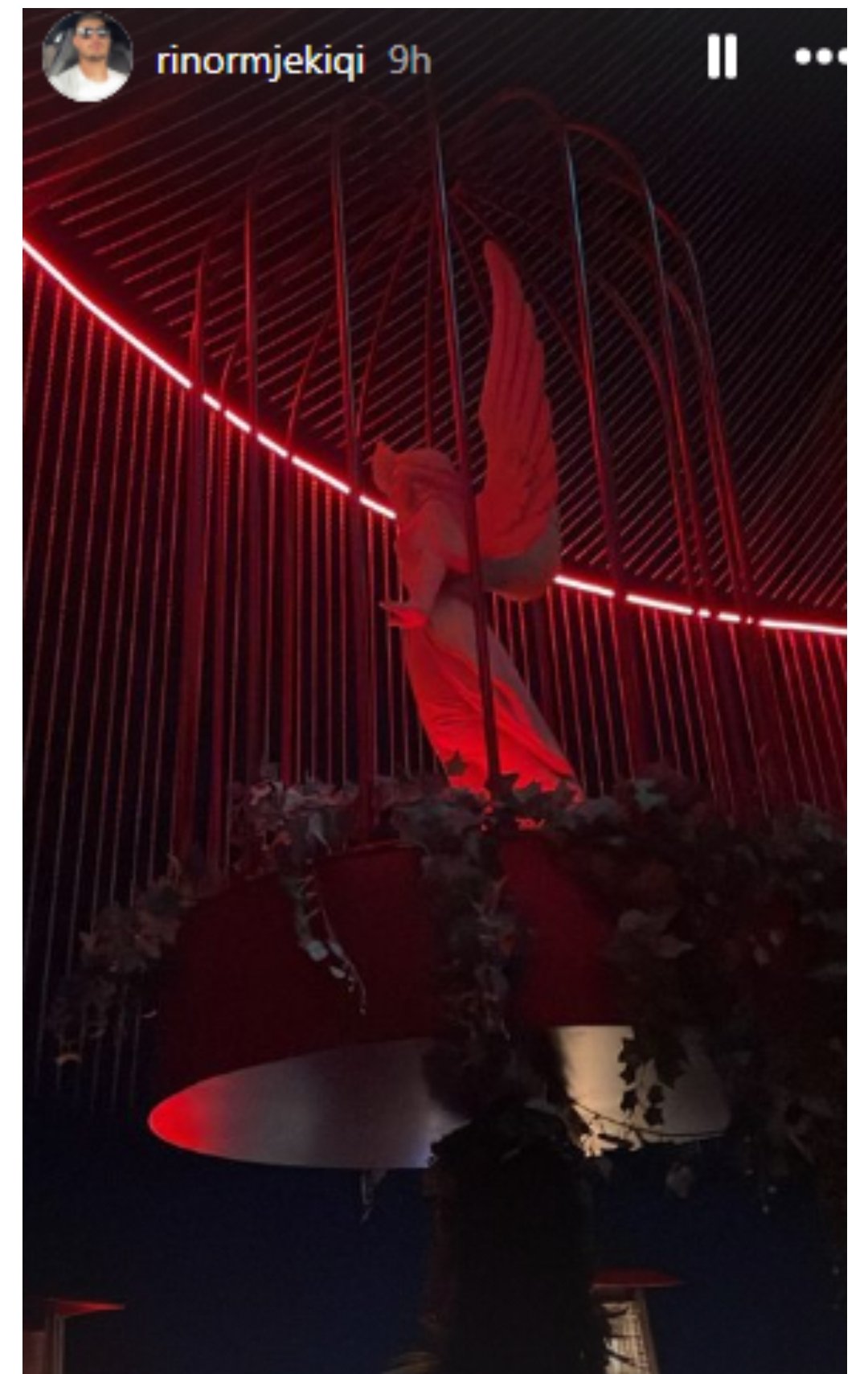 Rike dhe vëllau i Meritonit në të njëjtin vend në Prishtinë, çka po zihet?