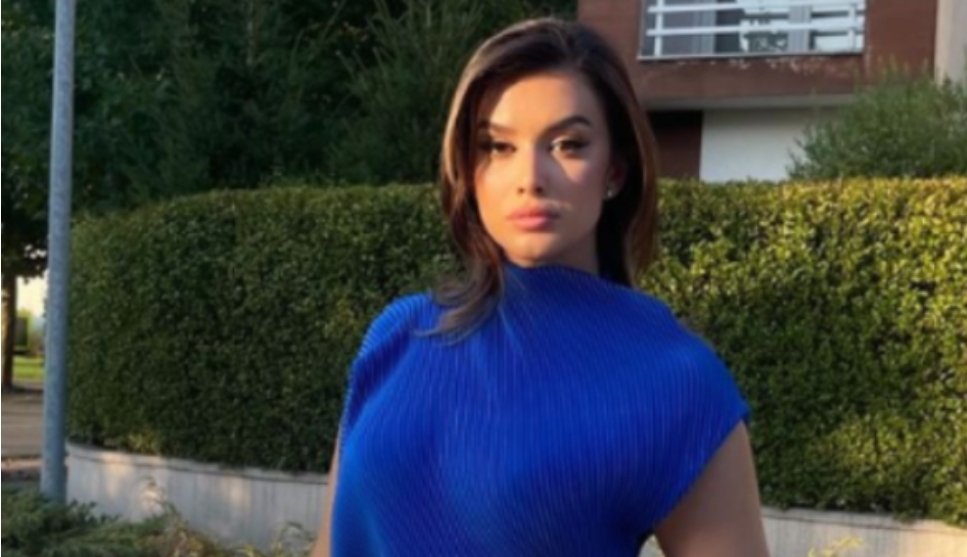 Nuse Drenice/ Verona publikon foton e veçantë të prindërve të saj