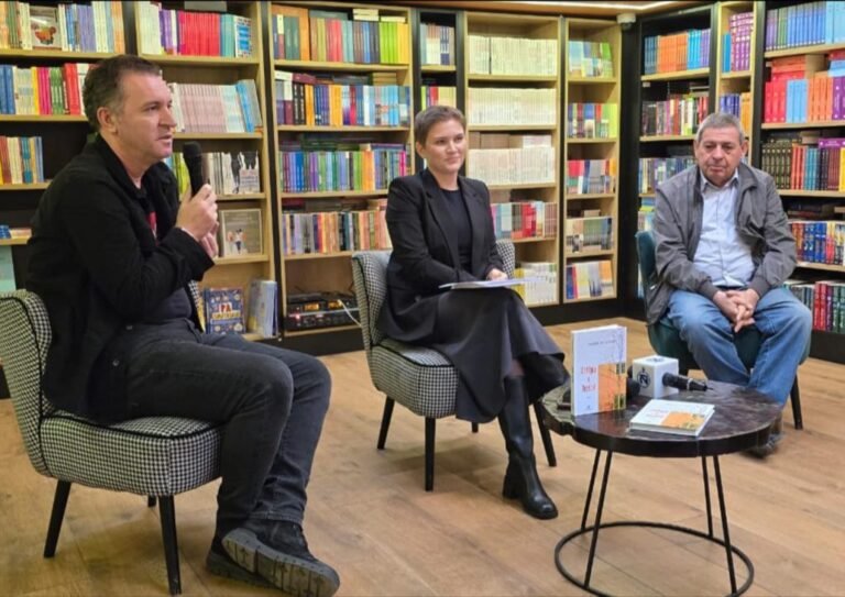 Promovohet libri ‘Shtëpia e verdhë’, konsiderohet përmbajtje e jashtëzakonshme filmi që zhvesh propagandën serbe ndaj UÇK-së