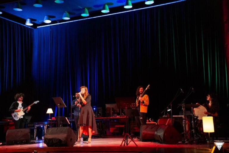 Me ritme popullore dhe xhaz-i Vjollca Robelli përmbyll edicionin e 12-të të FemArt