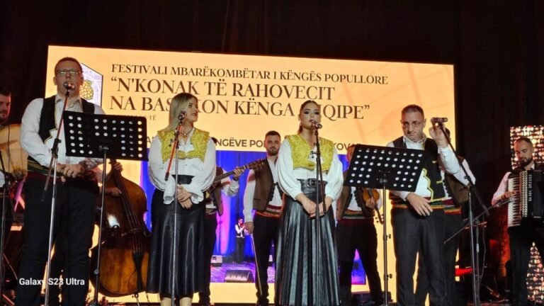 Hapet edicioni i 6-të i festivalit ‘N’Konak të Rahovecit na Bashkon Kënga Shqipe’ (FOTO)