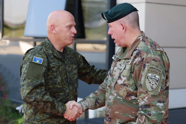 Komandanti i FSK-së takon shefin e stafit të KFOR-it, theksohet vazhdimësia e bashkëpunimit