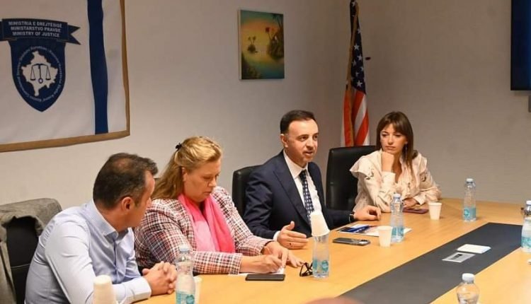 ​Prezantohen projektet ideore për institucionet e reja korrektuese