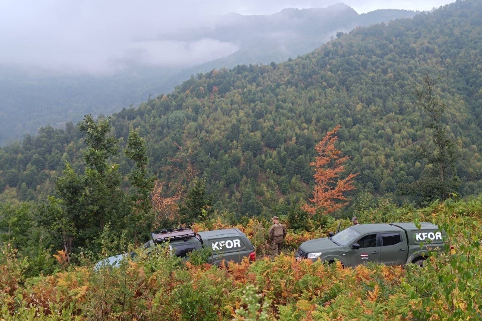 KFOR-i-letonez KFOR-i patrullon brezin kufitar në Zubin Potok, thonë se po koordinohen ngushtë me policinë e EULEX-in