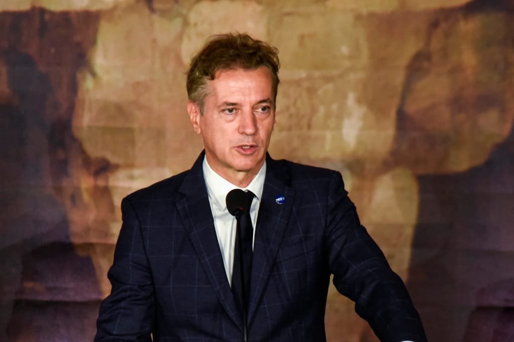 Policia-sllovene-i-ngrit-kallezim-penal-kryeministrit-te-saj-dyshohet-se-nderhyri-ne-punet-e-tyre-Insajderi.org_