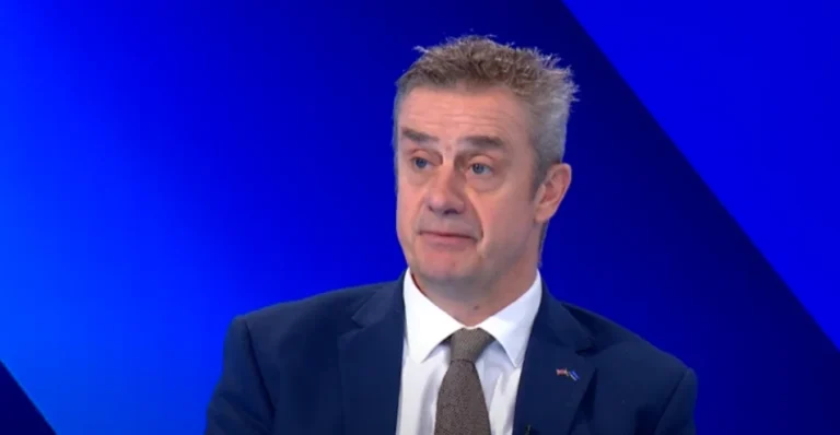 Ambasadori britanik, Hargreaves: Ura e Ibrit duhet të hapet, çështja është se kur dhe si