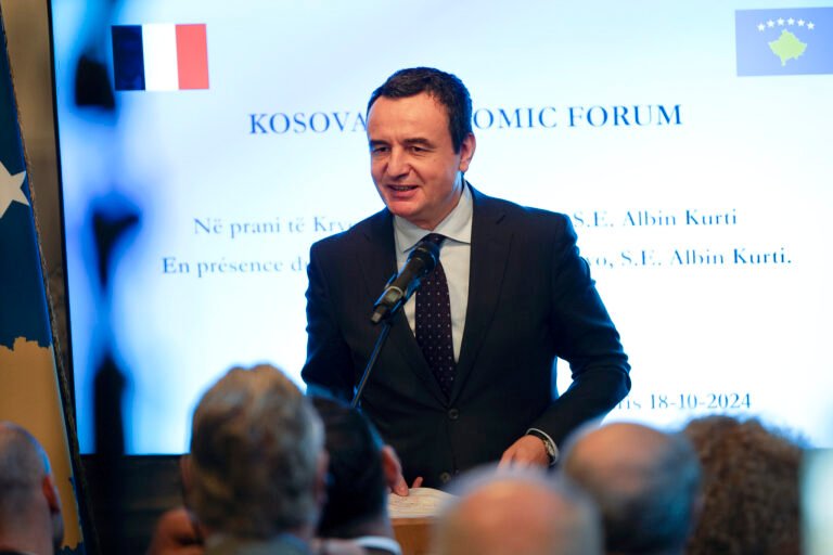 albin-kurti-forumi-ekonomik-paris