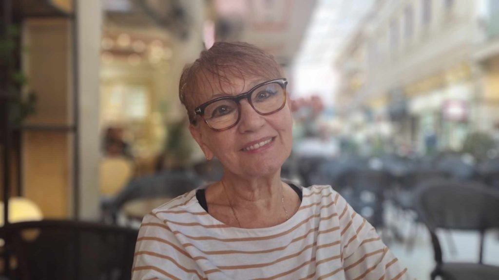 Gruaja që i dha shpirt muzikës shqiptare, Ami Krajka mes Shqipërisë, Amerikës dhe dashurisë së madhe për Kosovën