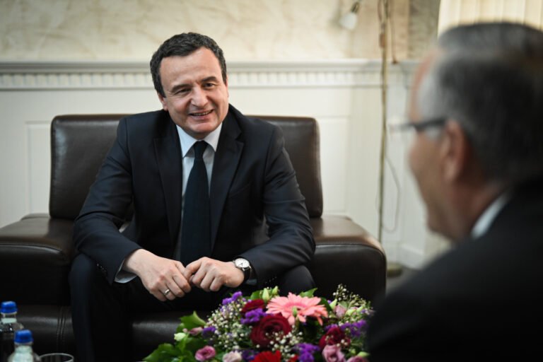 Kryeministri Kurti: Mitrovica e Veriut dhe e Jugut, më të afërta se kurrë më parë