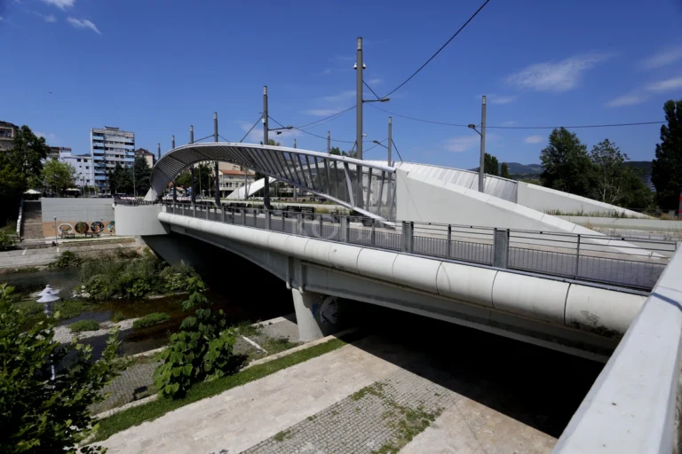 Ruajtja e urës me policë specialë, flet Veton Elshani: Rritje e vigjilencës deri në hapje