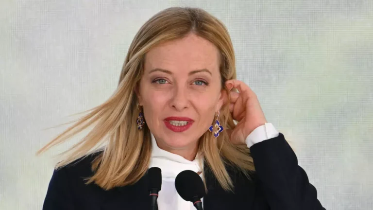 Tronditet Italia: Kryeministrja Giorgia Meloni viktimë e faqeve porno ilegale!