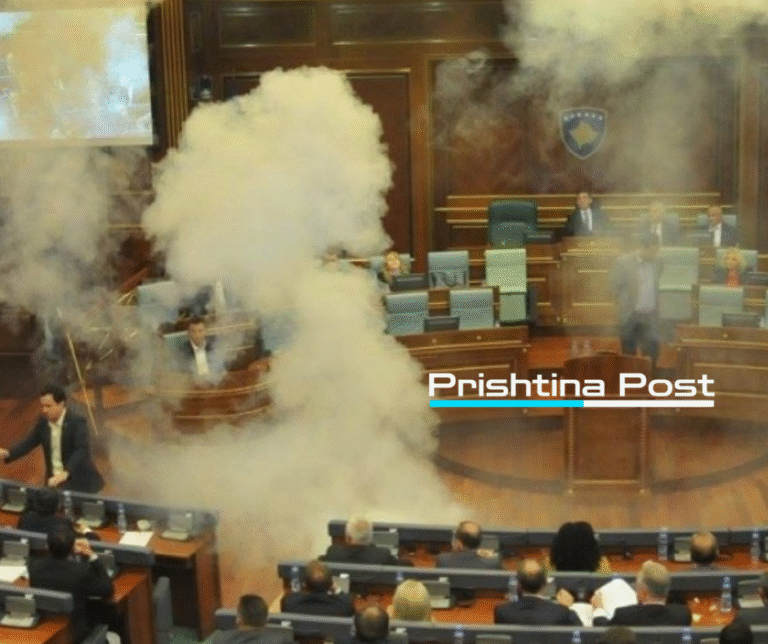 Haxhiu, Kadaj dhe Lekaj në bankën e të akuzuarve për hedhjen e gazit lotsjellës në Kuvend