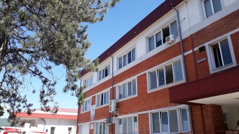 Oda e Infermierëve kërkon hetim për sulmin ndaj punëtorëve të Spitalit të Mitrovicës