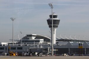 Mbyllet Aeroporti i Mynihut pas alarmit për dron
