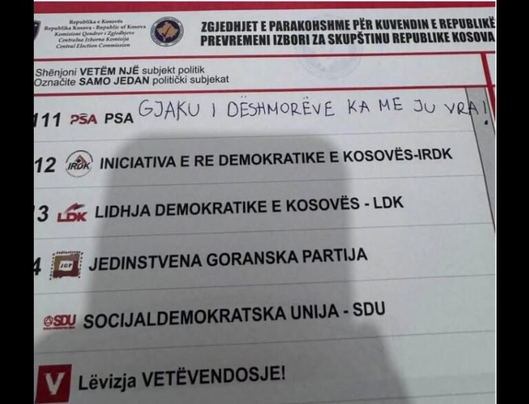 svg%3E