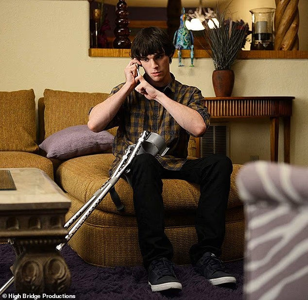 Tragjedia e RJ Mitte: Ylli i ‘Breaking Bad’ që nuk arriti të shihte filmin e tij të fundit