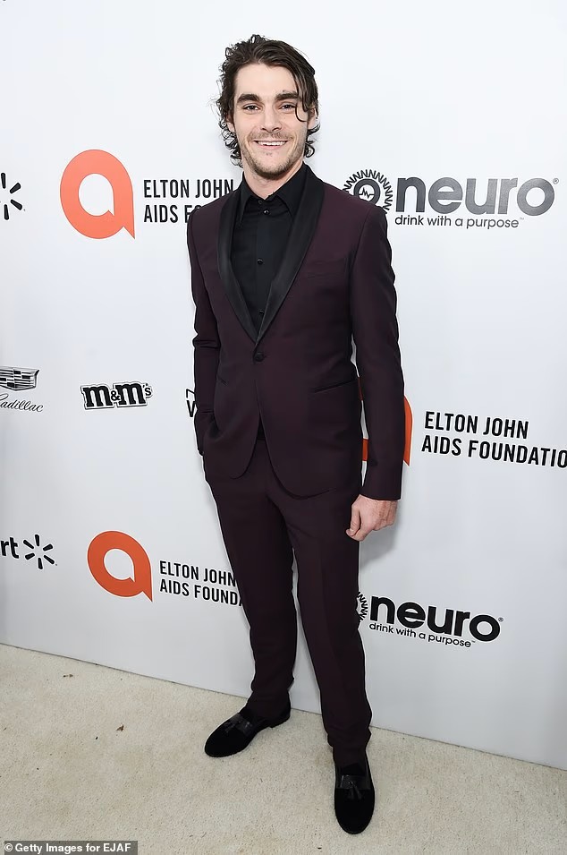 Tragjedia e RJ Mitte: Ylli i ‘Breaking Bad’ që nuk arriti të shihte filmin e tij të fundit